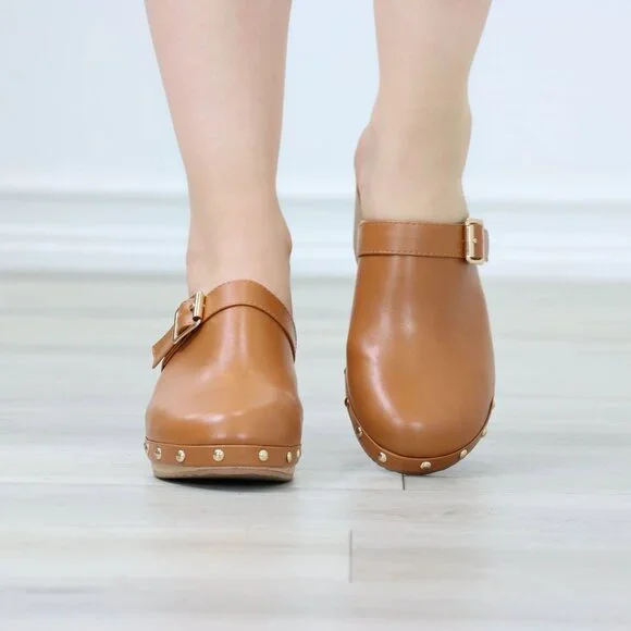 Low Heel Studded Clogs Slip On Faux Leather Mules Retro Style Shoes Lightweight - Picture 9 of 15